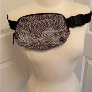 Lululemon Fanny pack